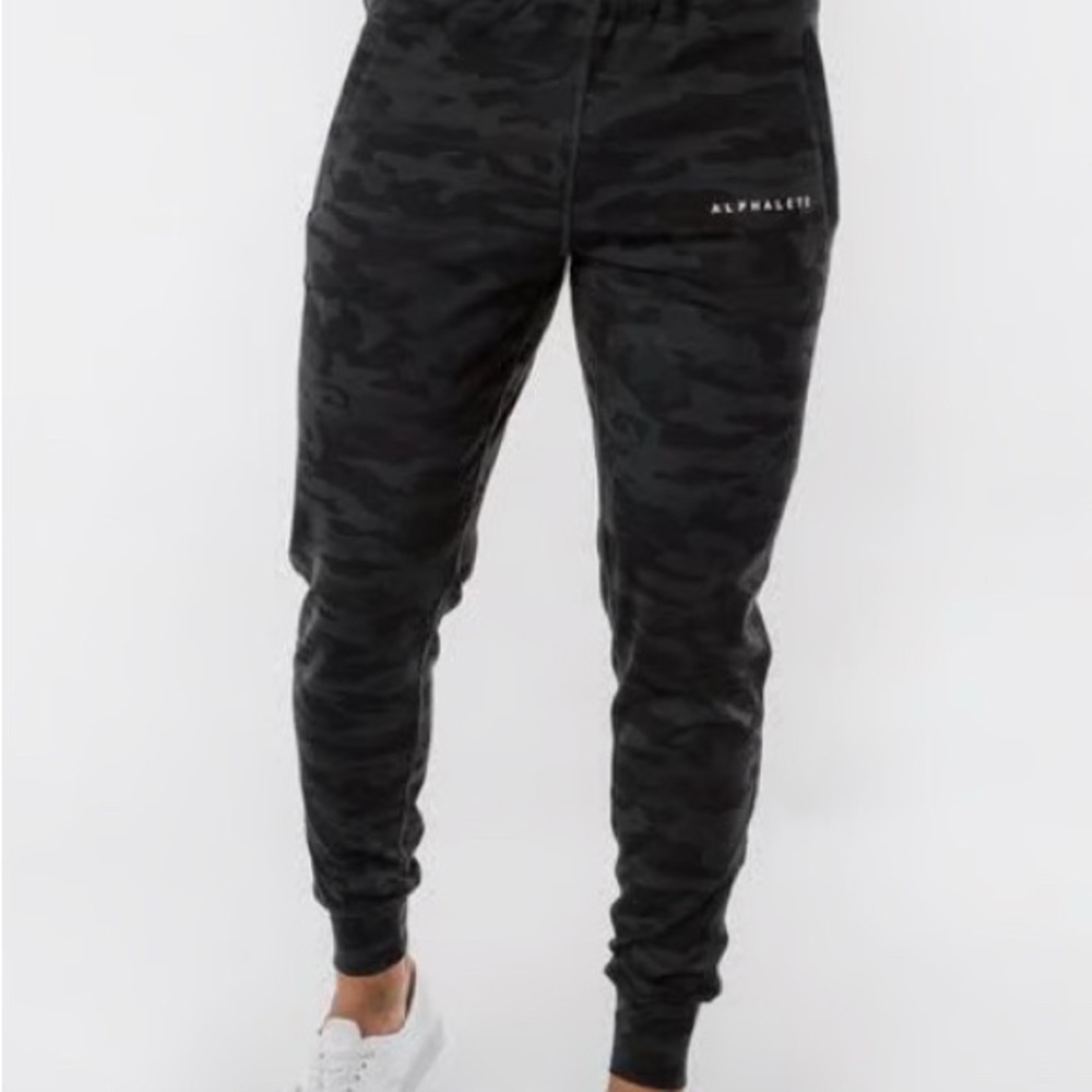 Alphalete Women’s Dark Camo Joggers